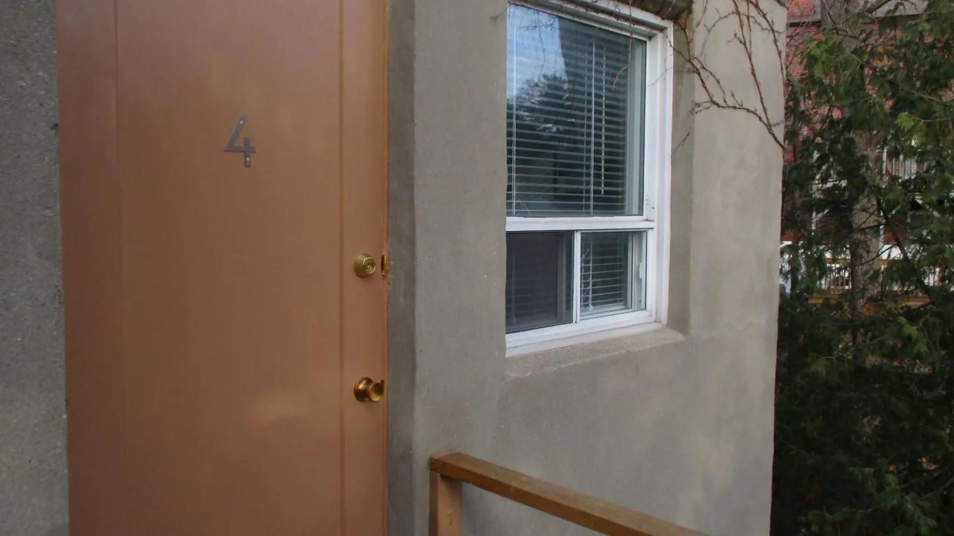 Apartment High Park Junior Studio With Washroom And Kitchen Toronto