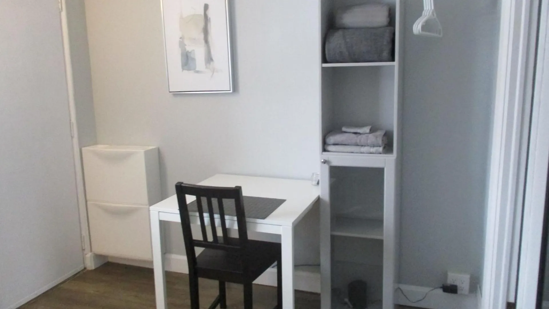 High Park Junior Studio With Washroom And Kitchen Toronto 0*,  Canada